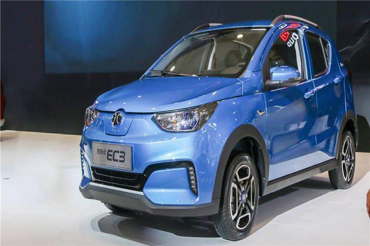 山東新能源電動車結構簡單，使用維修方便，新能源電動汽車較內燃機汽車結構簡單